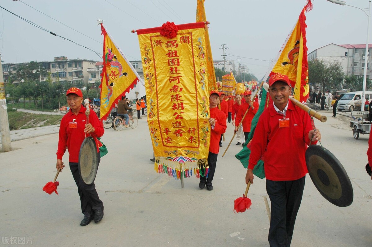 江西山村，18代人住一起，合炊300年不分家，如今亲戚遍天下