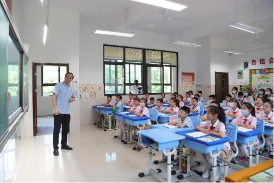 合肥南门小学家长开放日,家校共遇花开家长会