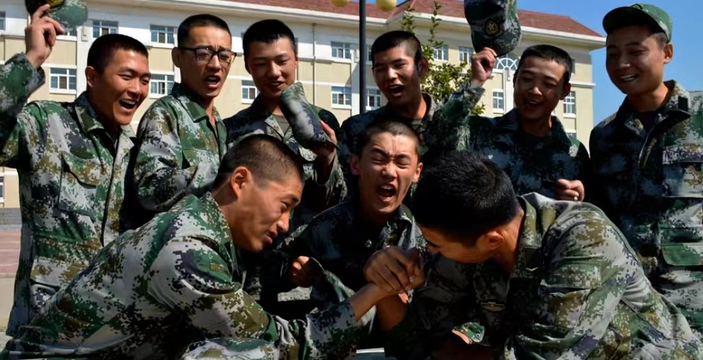 班长犯错误被撤职,班长犯错了被撤职了