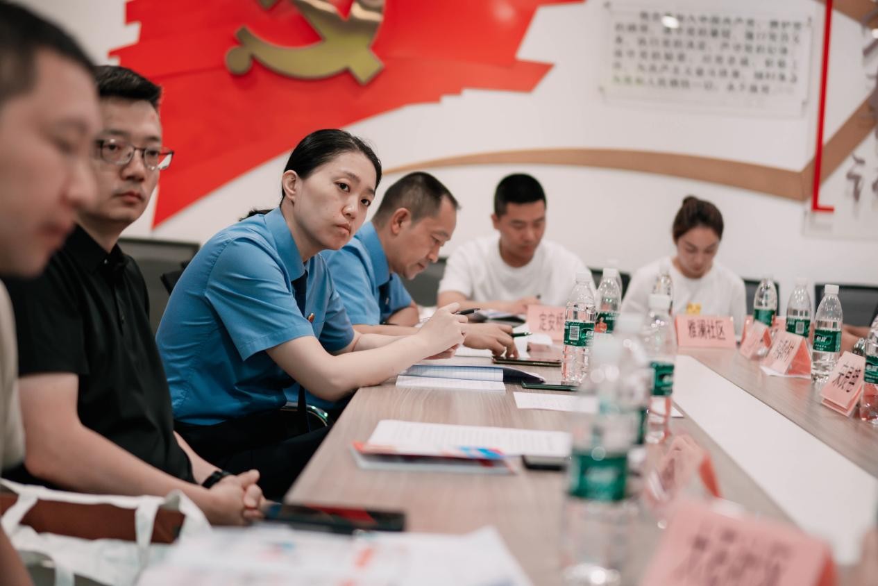 万安街道举行“法治进社区工作点”授牌仪式