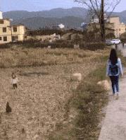 突然冒出一片气泡,突然冒了小小的水泡泡