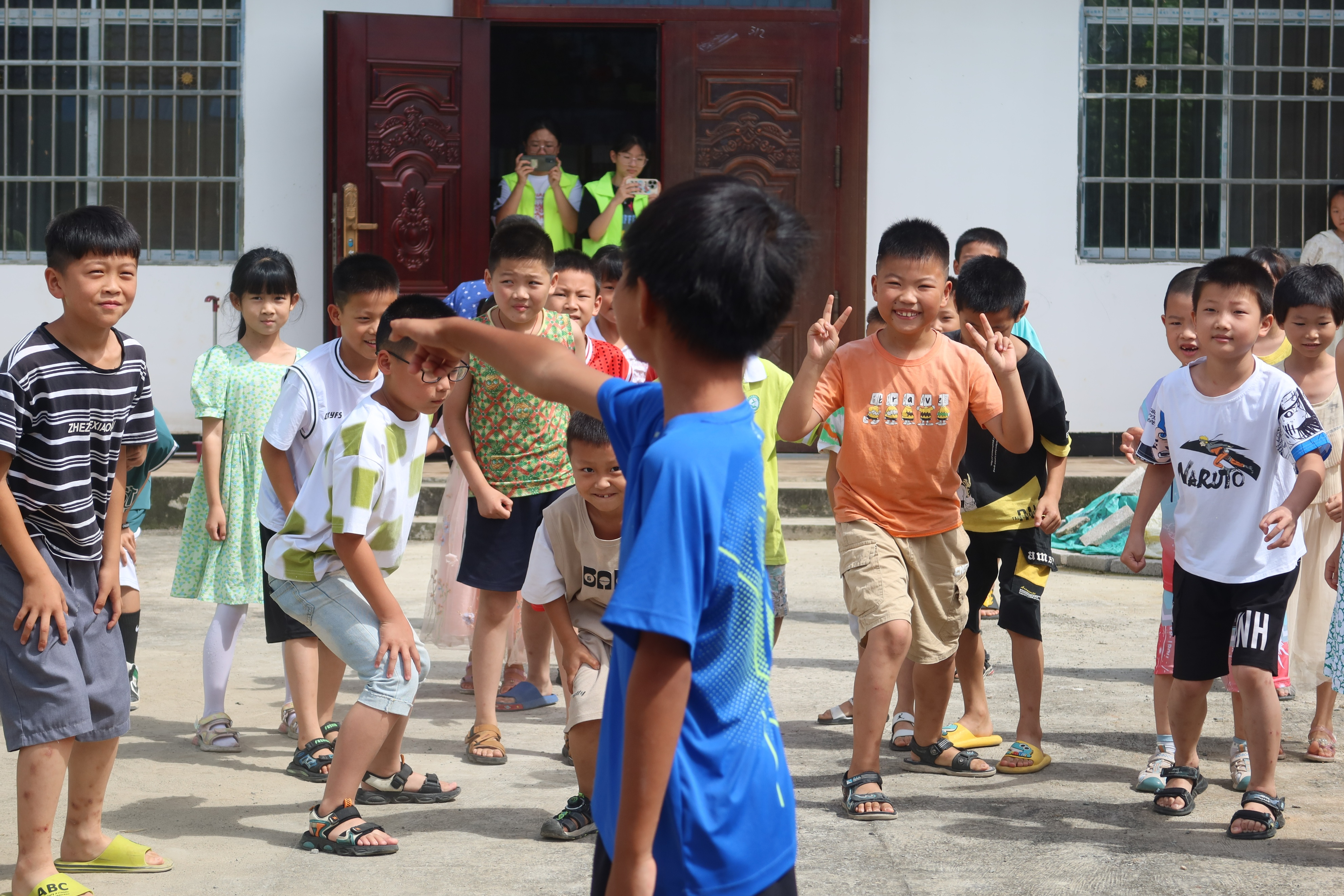 湖师学子三下乡新任务新挑战,湖师学子三下乡在劳动中成长