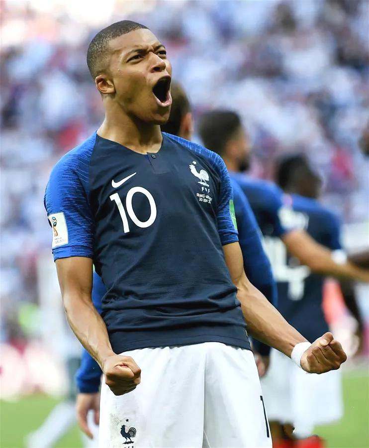 未来有人能超越c罗梅西吗,未来接替梅西的球员