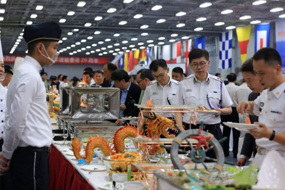 一艘航母编制多少人,山东舰航母编队一年花费多少