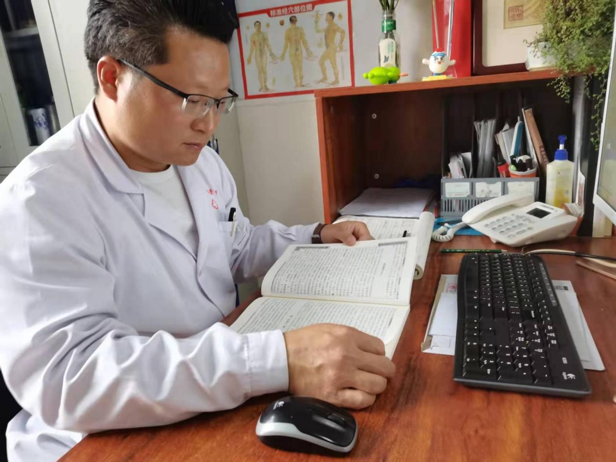 李鹏飞：让“脑瘫儿”健康生活，是他最大心愿