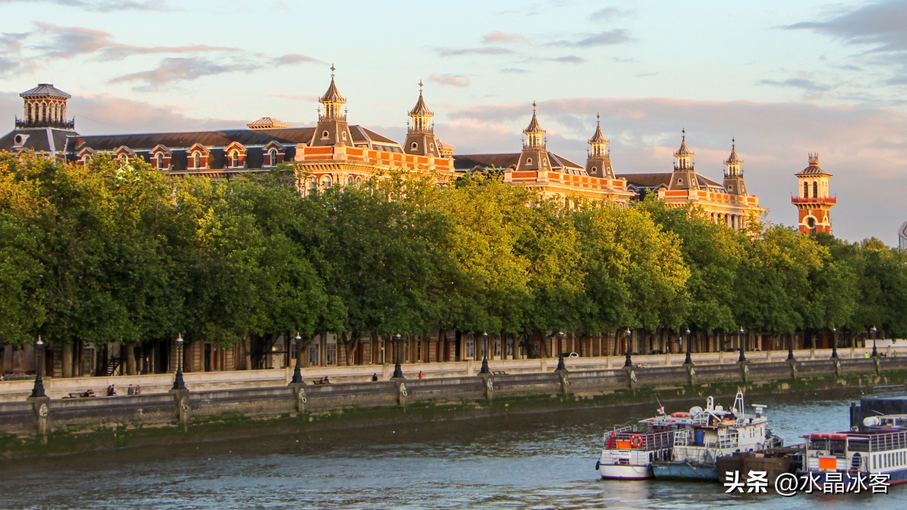 英国伦敦塔桥,英国行购物