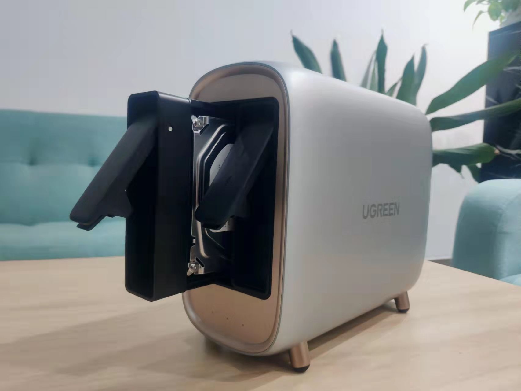 绿联私有云DH2600评测,绿联私有云dh2100和2600哪个好