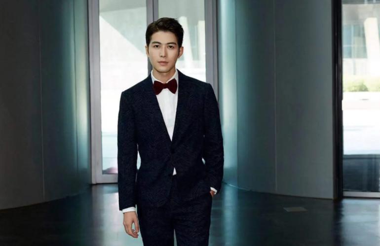 割了双眼皮颜值大增的明星,论娱乐圈割双眼皮最失败的明星