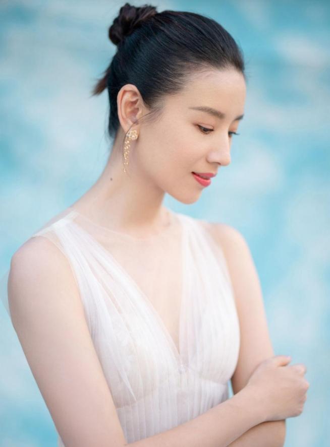 10位颜值巅峰的女星今昔对比,十位素颜女星前后对比