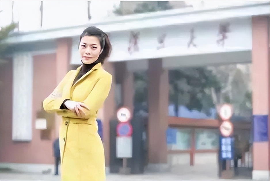 “复旦女神”陈果：从万人追捧到跌落神坛，她到底做错了什么？