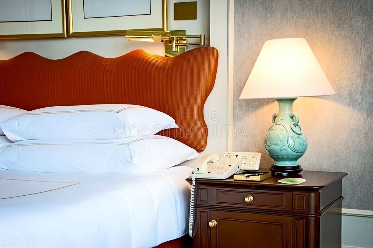 19岁男生找失足女遭拘留,男生高考后找失足女被拘5日