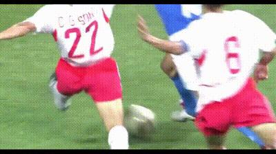 2002年足球世界杯中国对巴西,02年世界杯足球发生了啥