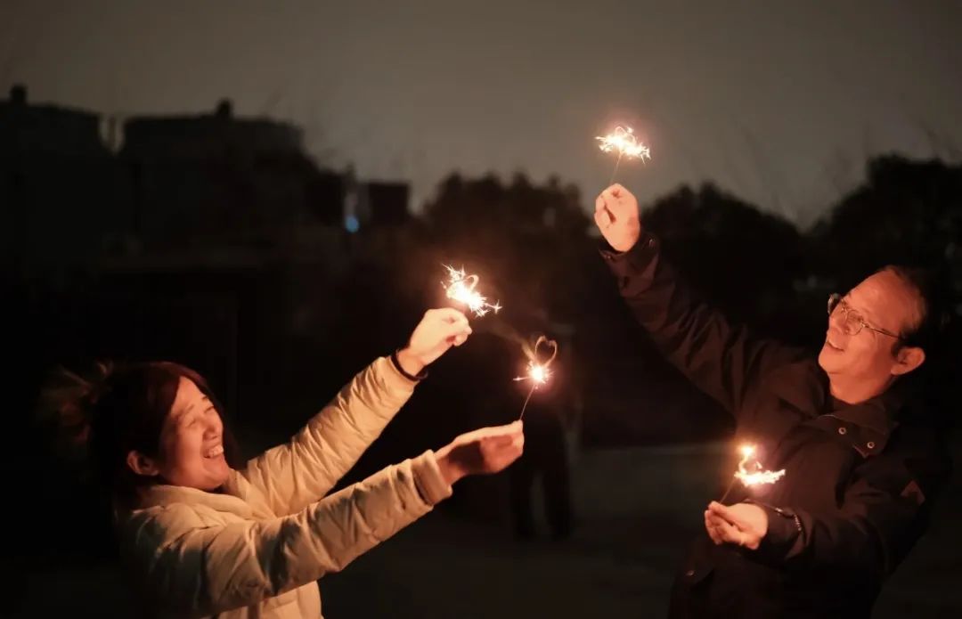 大妈老年大学逃课,58岁老阿姨逃课