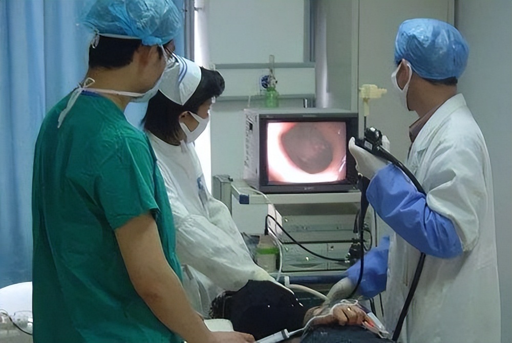 无痛肠镜和普通肠镜有什么区别,肛肠科做无痛肠镜多少钱