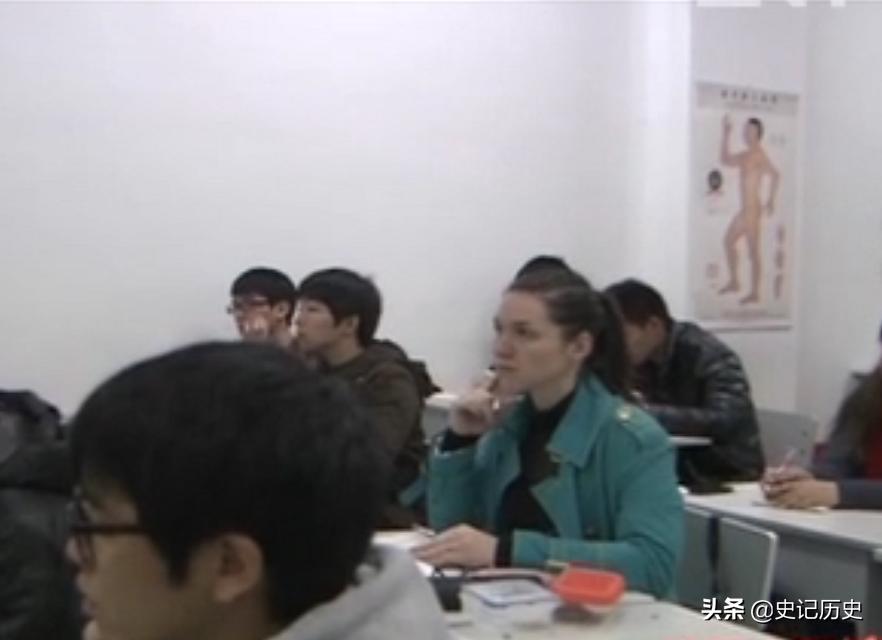 俄罗斯女孩中医治腿,俄罗斯女孩不会走路被中医治好