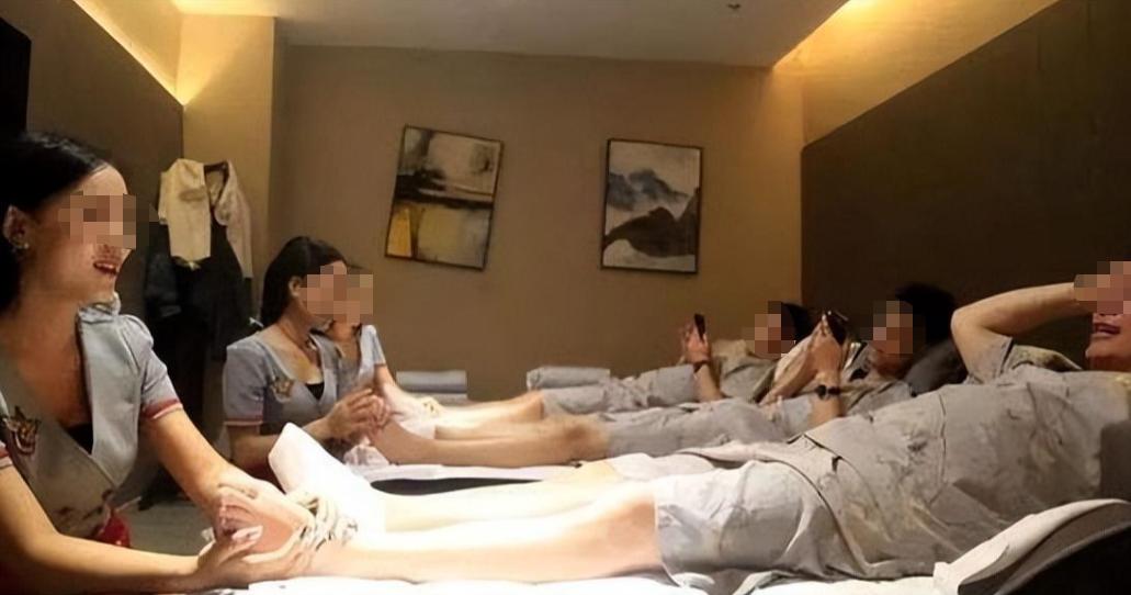 一男子按摩，被*技师女**误碰*体下**索赔1.5万，法院驳回：是惯犯