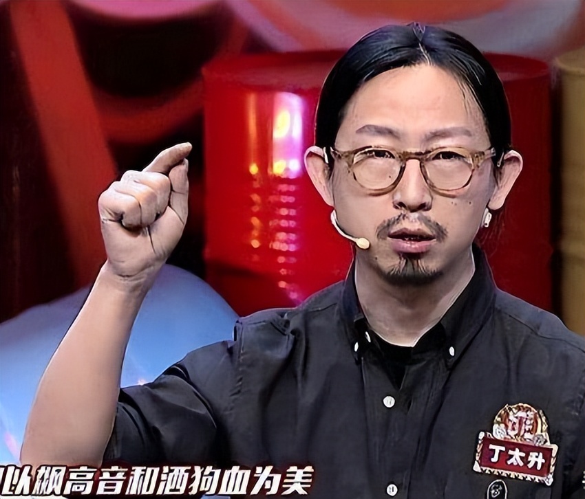 伪导师“翻车记”:没有代表作,却能当评委指手画脚,不尴尬吗?