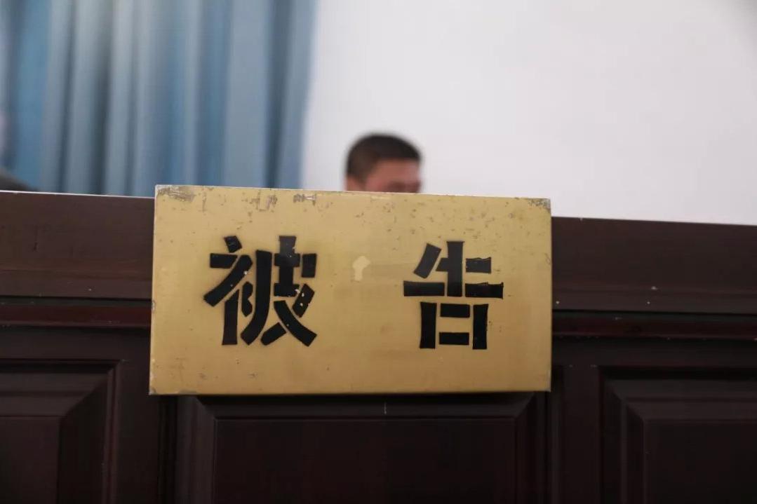 电池大王钟馨稼为美国捐款,钟馨稼做的是什么牌子的电池