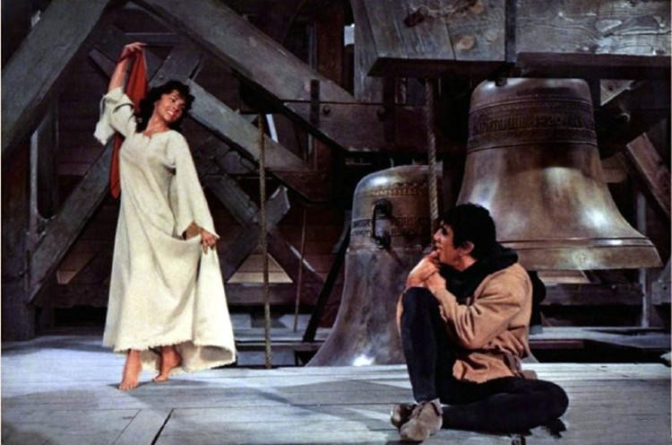 巴黎圣母院人物,电影巴黎圣母院人物特色解读