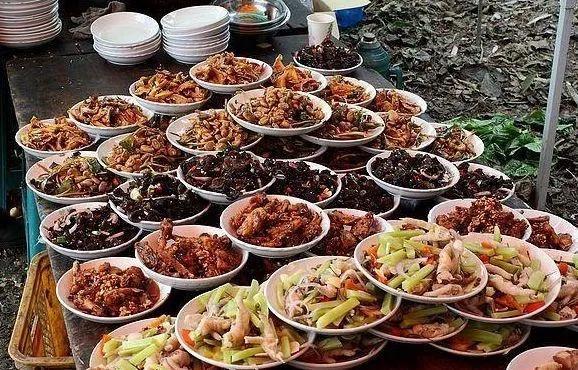 吃刨猪汤有什么讲究吗,吃刨猪汤是什么意思