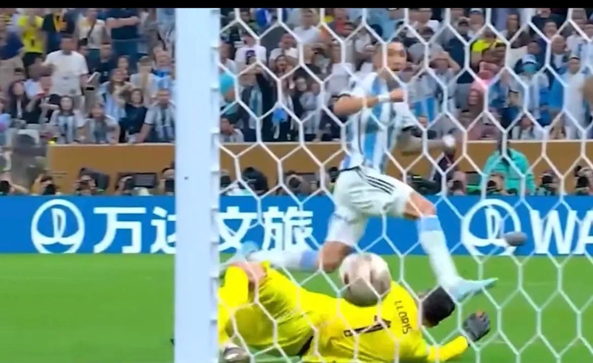 他是天才球员，辅佐两代王的功臣