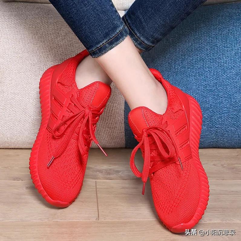 达芙妮和卓诗尼的鞋子哪家好,女款四季鞋品牌达芙妮