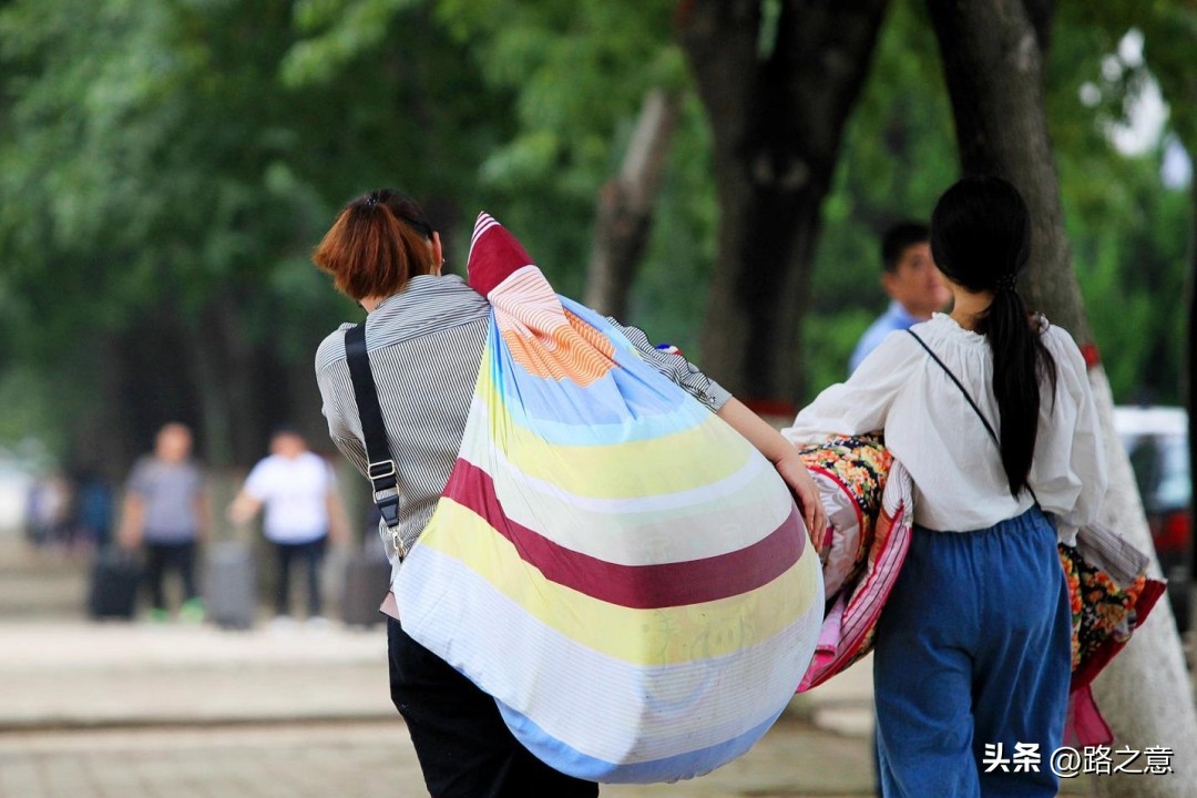 23年安徽高中女生被霸凌事件,一女生被多名同学霸凌