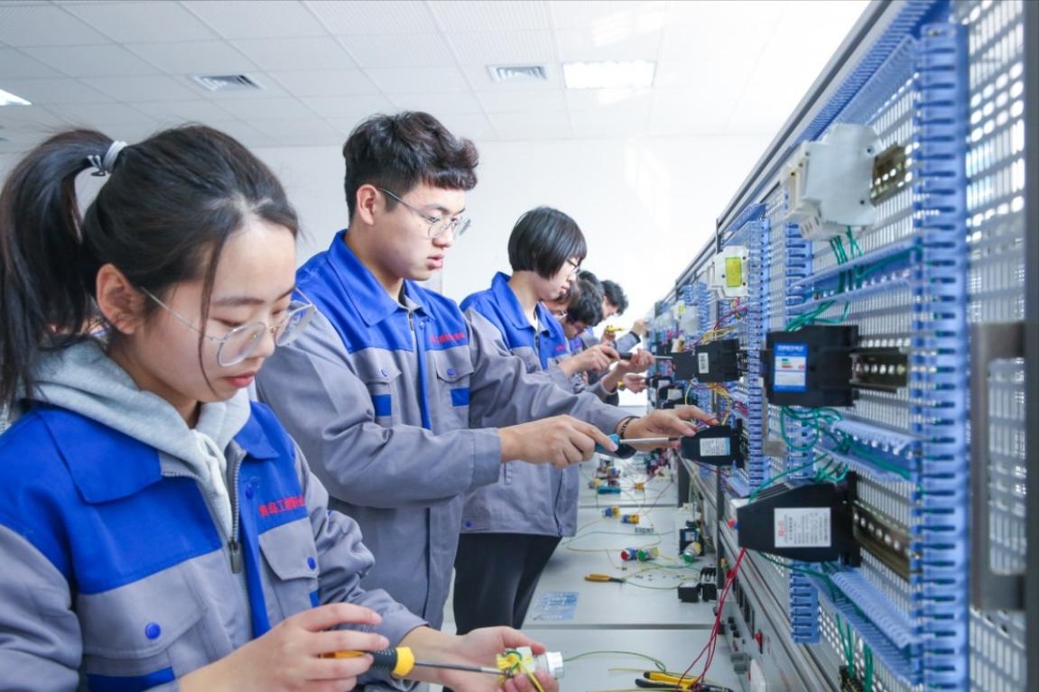 自动化专业难吗？就业前景好吗？哈尔滨工程大学在读学长这样说