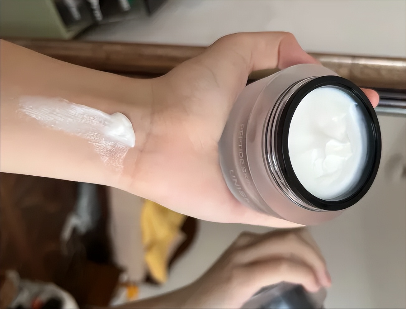 28岁抗氧化平价精华液推荐,好用性价比高的抗氧化精华