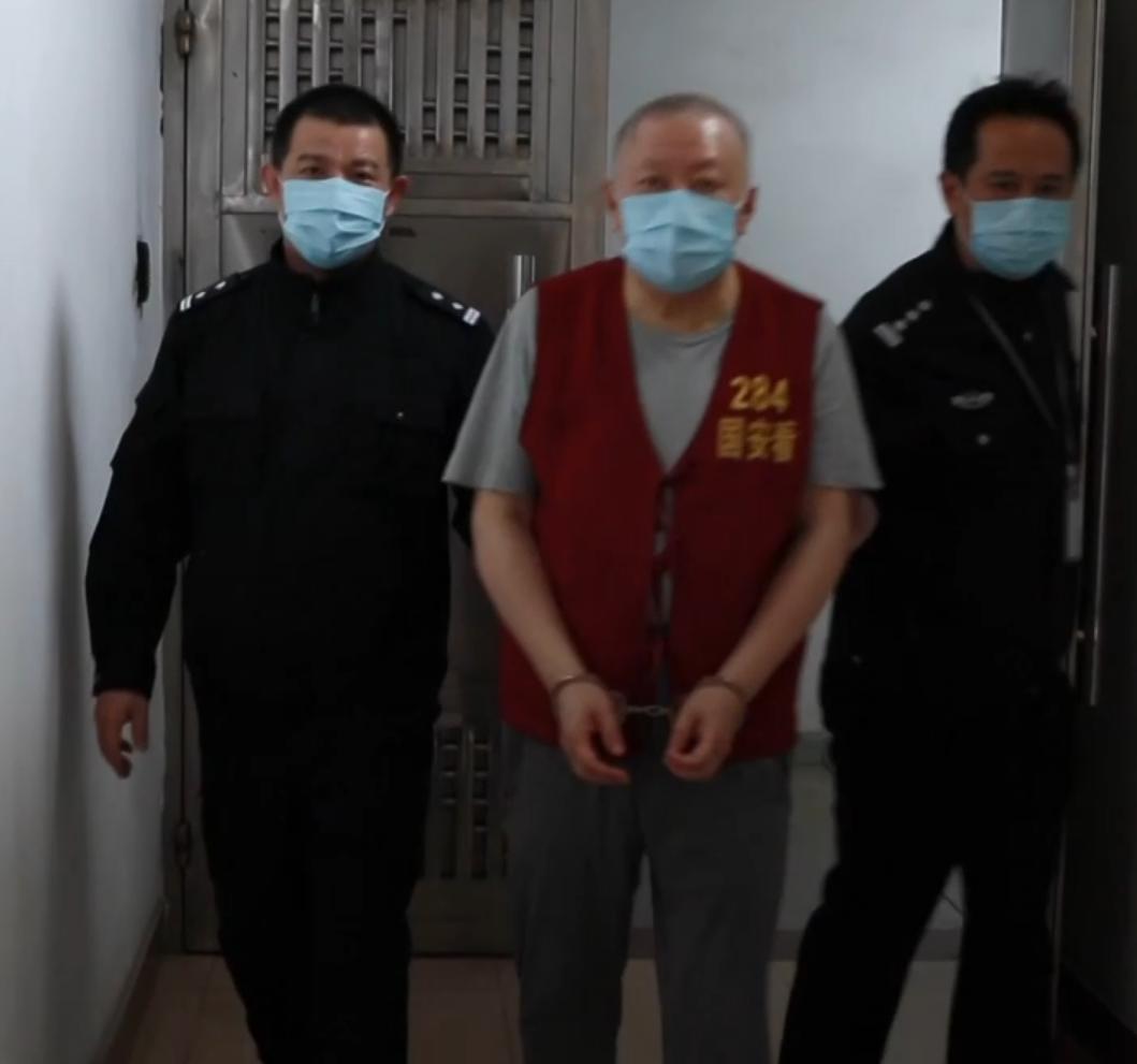 李亨利真实身份曝光,吃中国饭砸中国