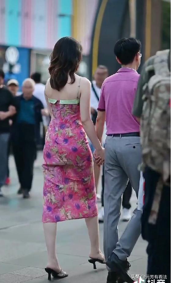 和你在成都的街头走一走原唱,和你在成都的街头走一走完整版