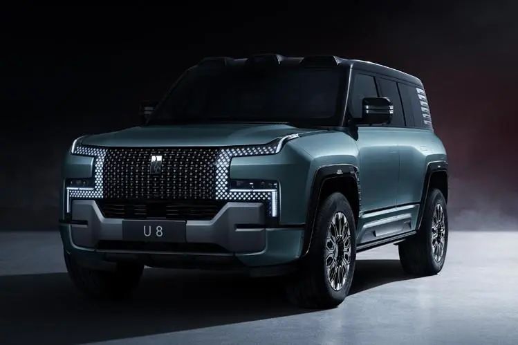 比亚迪仰望U8达成5000台交付,比亚迪仰望u8正式发布售价