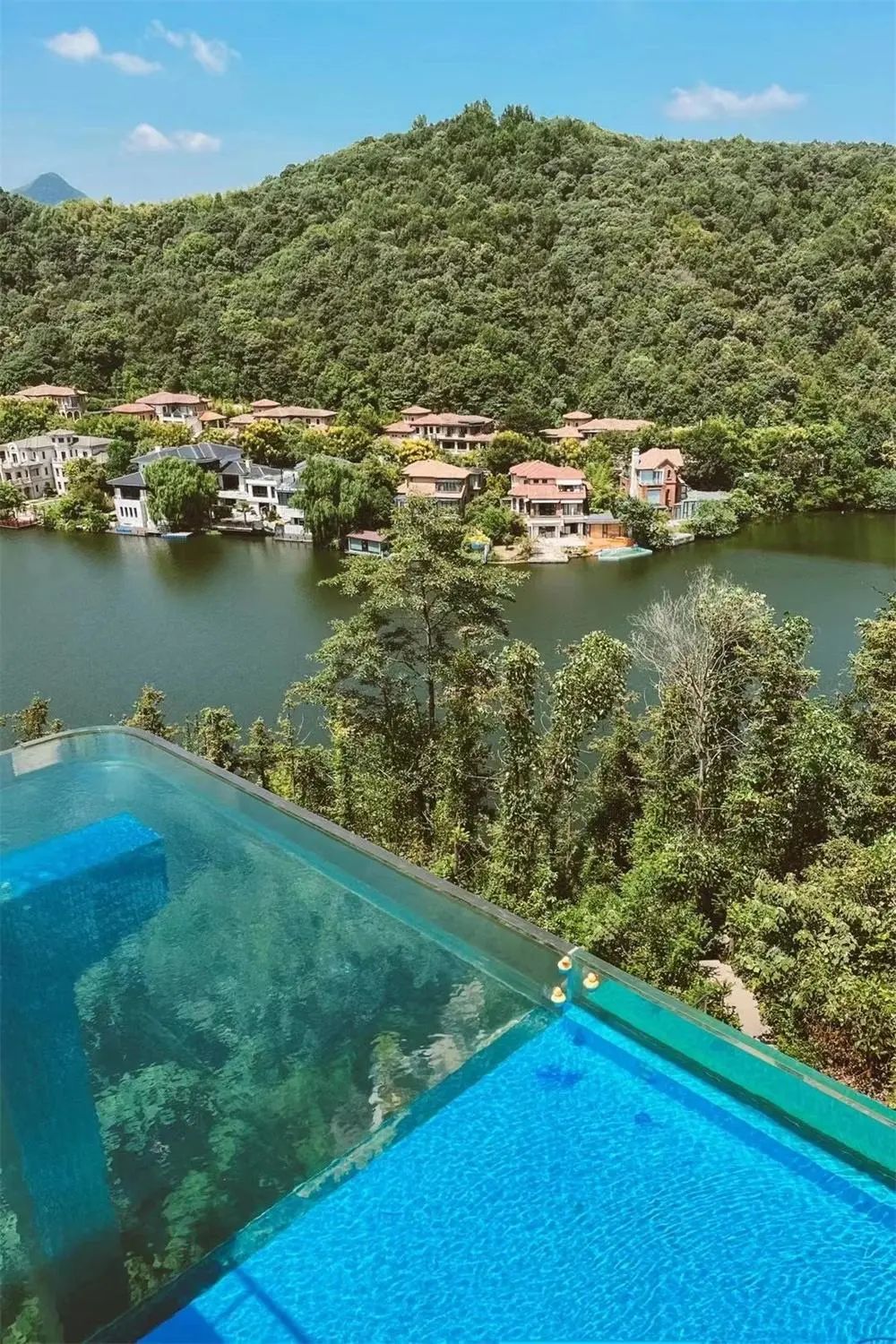 莫干山lv恒温泳池度假村,莫干山lv悬空度假村