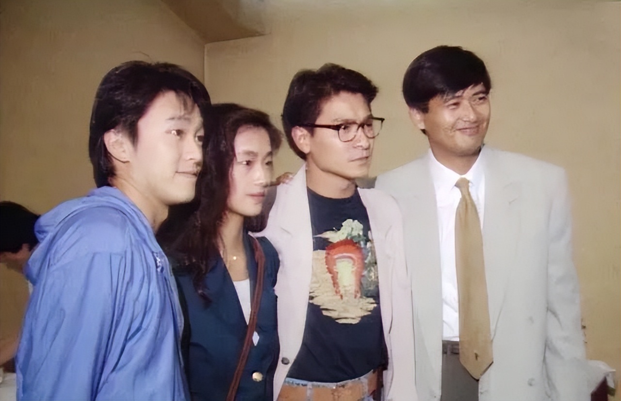 从港影港片看香港25年大变化,庆祝香港回归25年回忆港片