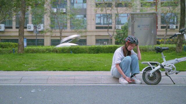 换上轻弹轮胎，电动自行车出行更轻松自信