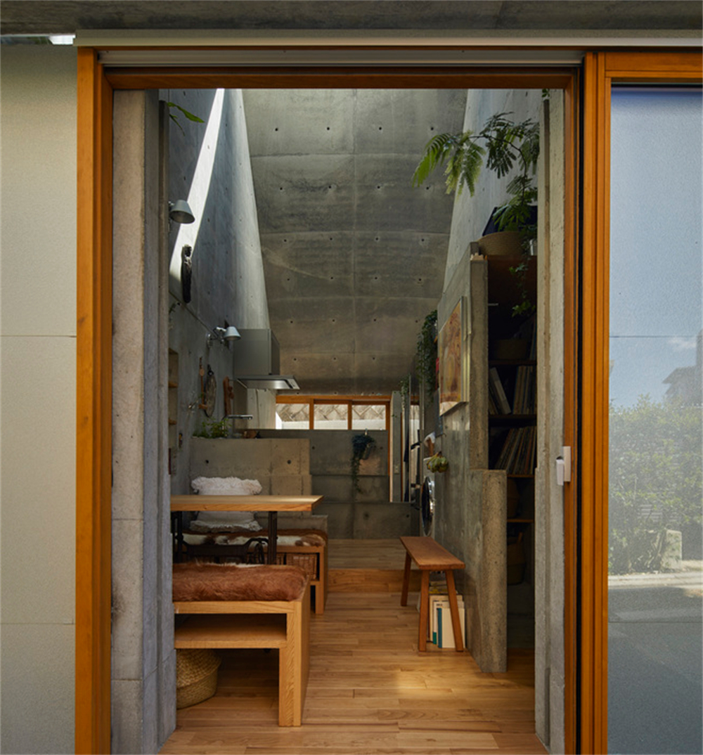 日本小夫妇房子,日本夫妻住进荒宅