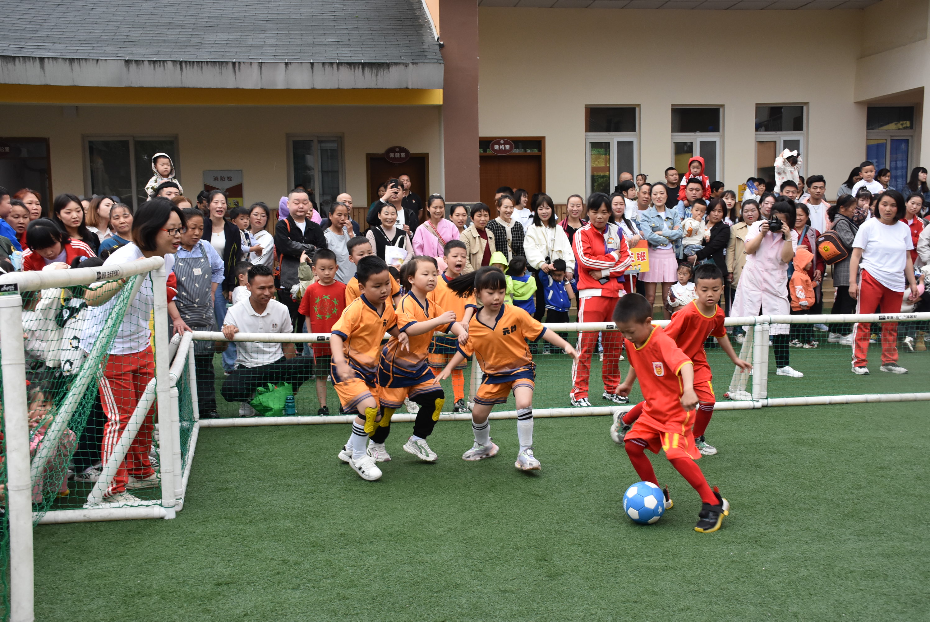 幼儿园六一足球嘉年华报道,幼儿园足球嘉年华活动园长致辞