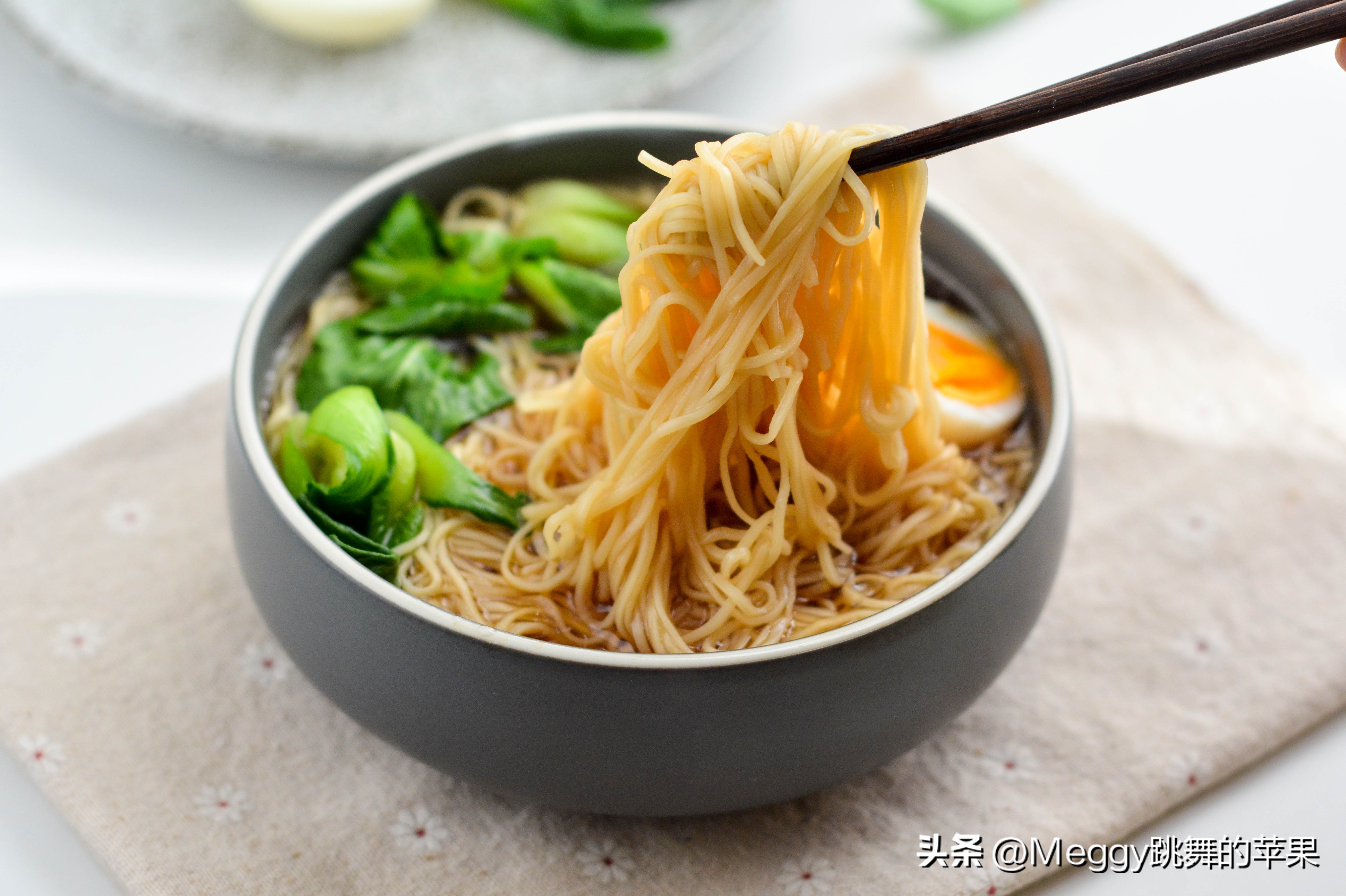 天气越来越凉教你几道汤面做法,立冬多吃饺子有什么讲究