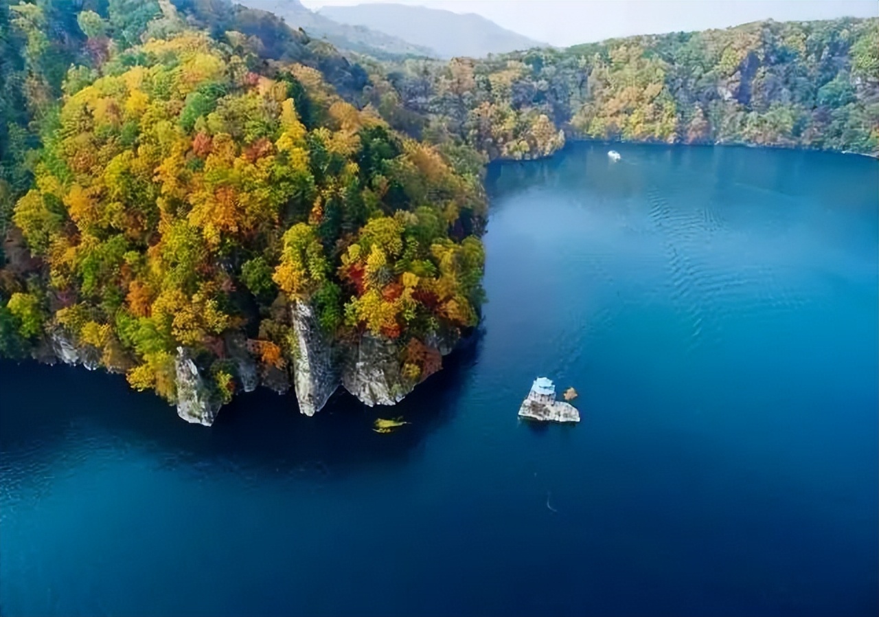 长白山的秋季,长白山夏天和秋天的区别