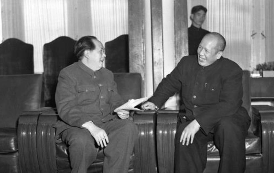 金维映：两嫁领袖人物，身死异国他乡，儿子长大后专程寻其过往