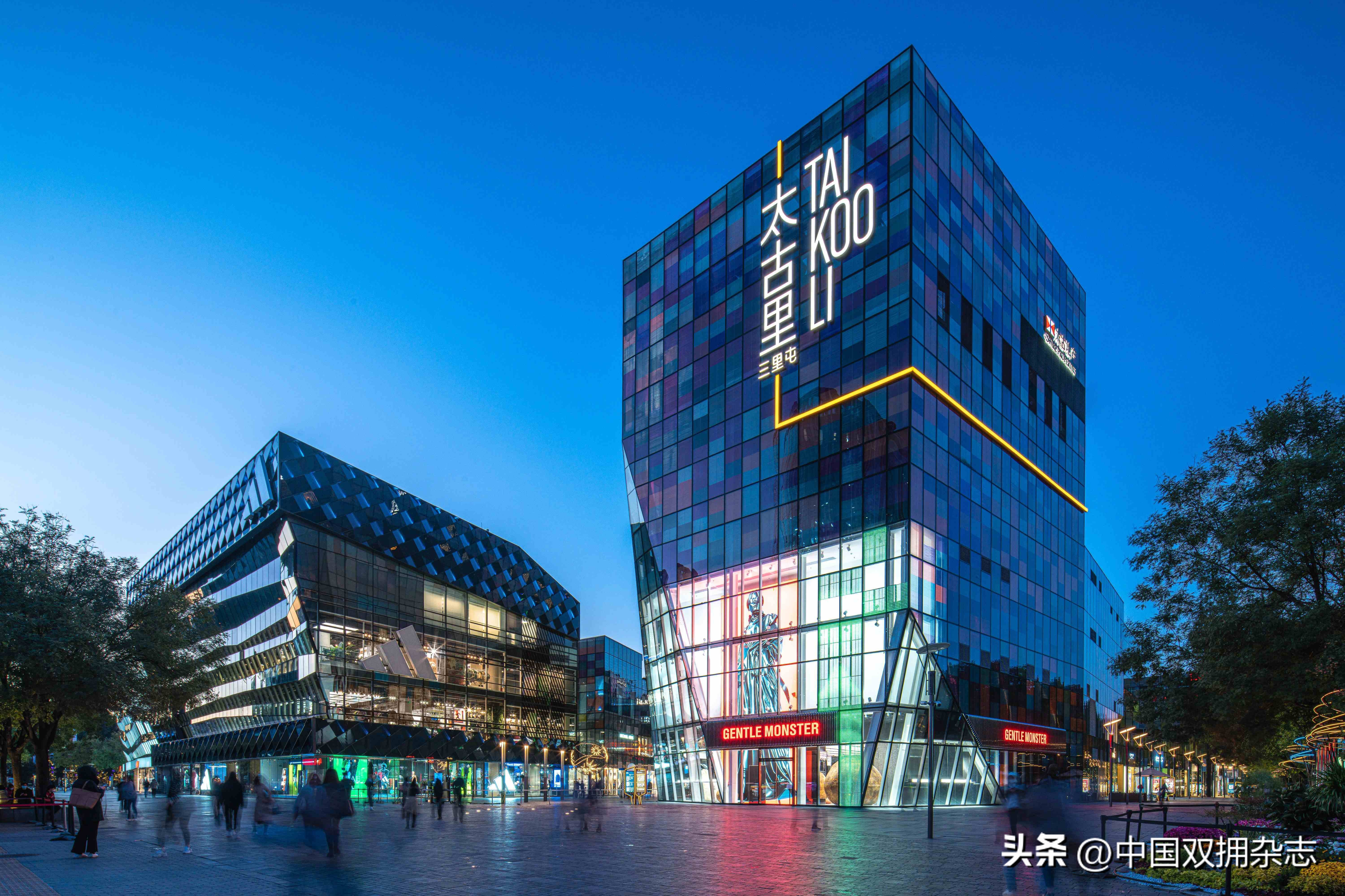 营造全社会尊崇军人的浓厚氛围,营造尊崇军人关爱退役军人氛围