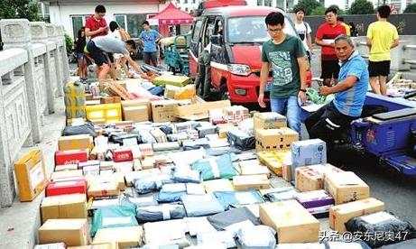 在京东买到同一双鞋子,在拼多多淘宝京东买东西哪个更好