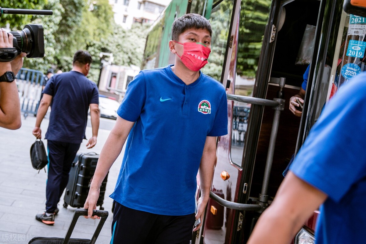 王国明！能把事迹写进高考作文的门将，他的故事已经超越足球本身