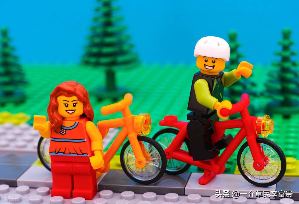 乐高拼装玩具人物,拼装玩具设计师