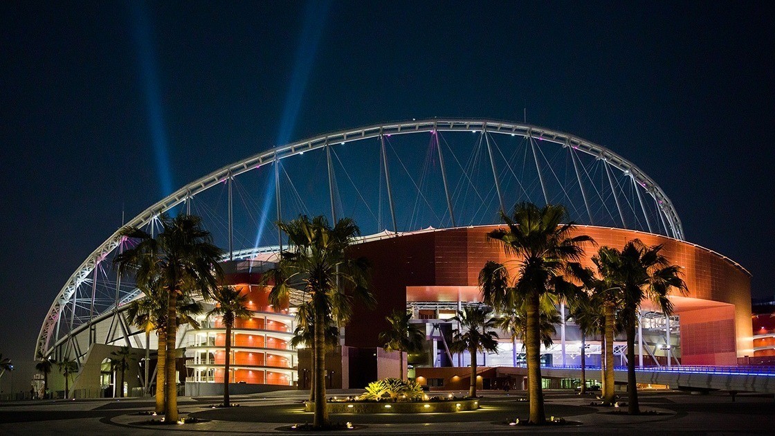 8座疯狂土豪的世界杯场馆，要在沙漠中开室外空调（一）