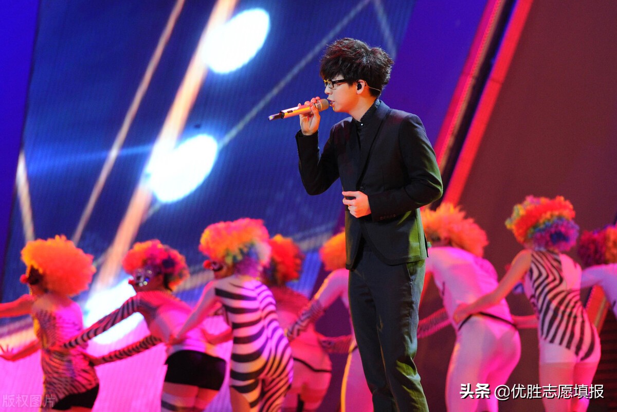 2022春晚主持词完整版,元旦晚会主持词开场白2022