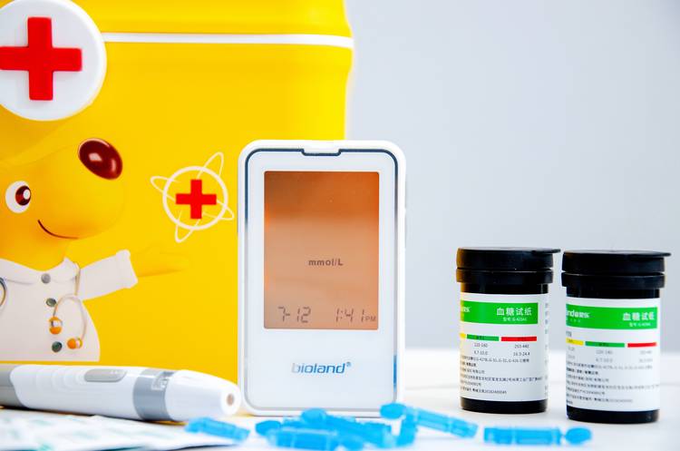 爱奥乐测血糖仪器,爱奥乐血糖仪准确度评测