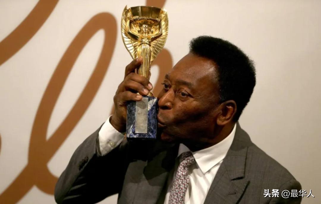 贝利球王哪一年去世的,球王贝利的三次世界杯