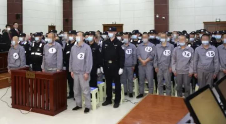 “性侵”成瘾，校园*款贷**，泣血案中案，又狠又恶，这部电影太敢了