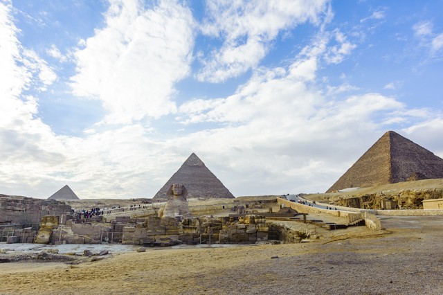 埃及金字塔狮身人面像的秘密 (埃及金字塔的秘密经典传奇)